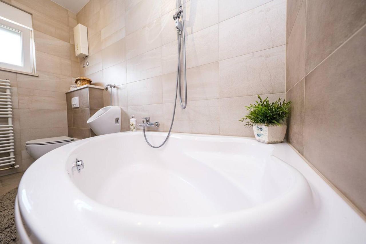 Villa Barbara Kastela Ngoại thất bức ảnh